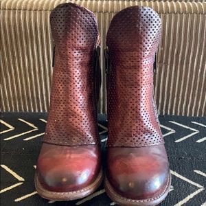 FreeBird Bowie booties